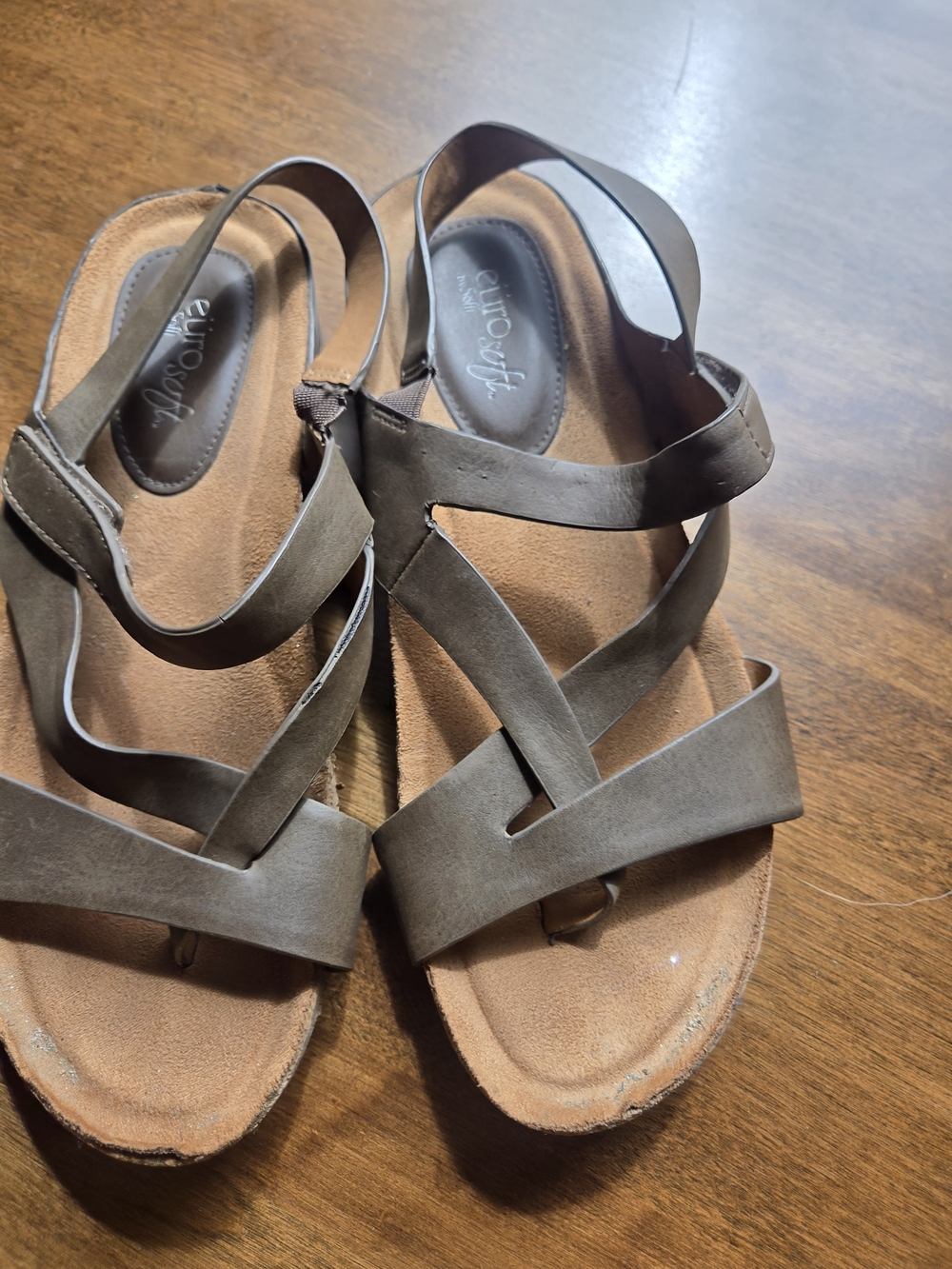 EuroSoft Comfort Sandals Women’s Size 9 Brown Strappy Slingback Sandals